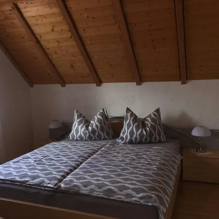 Haus Am Sudfruchtegarten 아파트 로트운터리트부르크